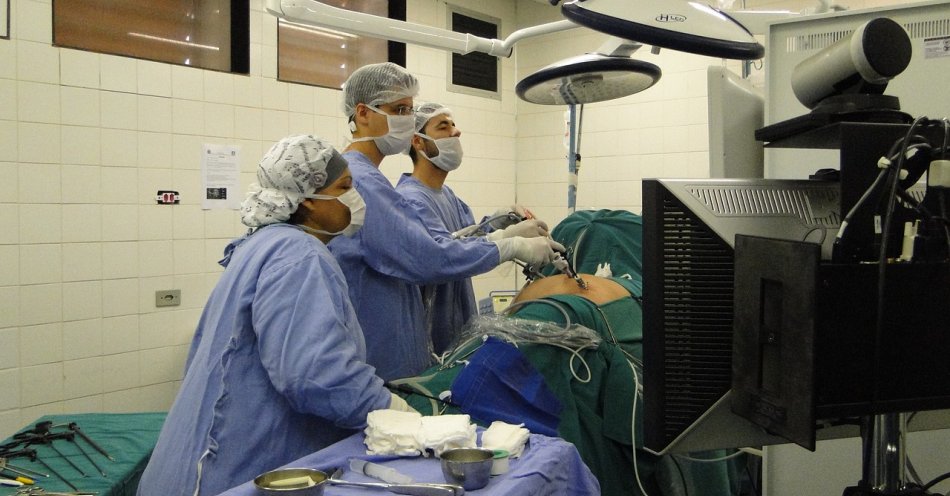 zdjęcie: Szpital z Żorach zawiesza działalność oddziału chirurgicznego / pixabay/2058088