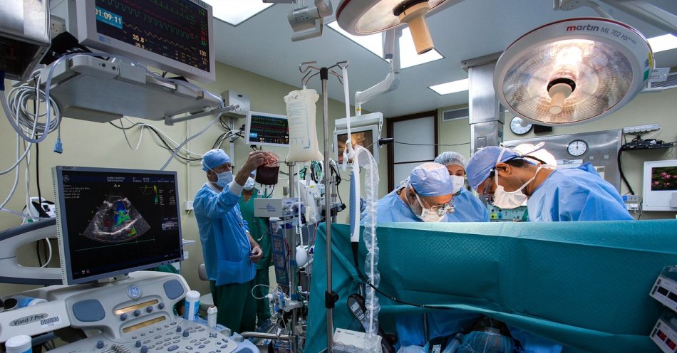 zdjęcie: Lekarze przeprowadzają przełomowe operacje wad ortognatycznych / pixabay/5051152
