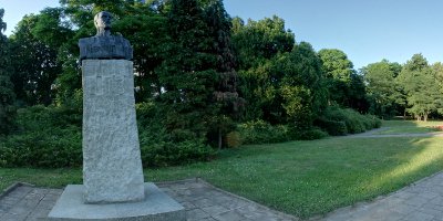 Park im. Henryka Sienkiewicza - Pomnik
