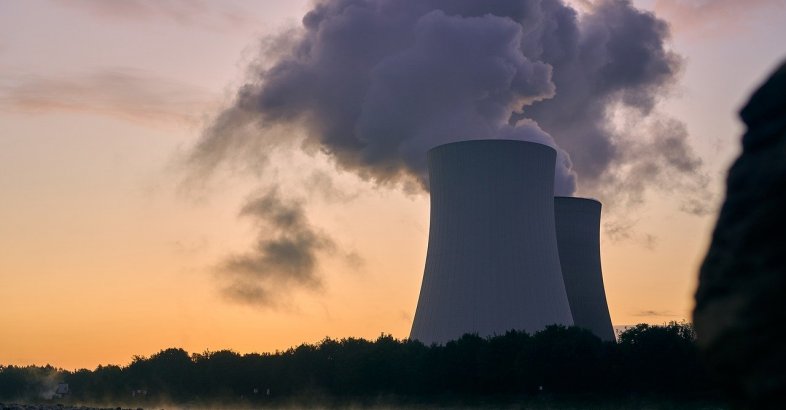 zdjęcie: Czy elektrownia jądrowa jest niebezpieczna? / pixabay/4526560