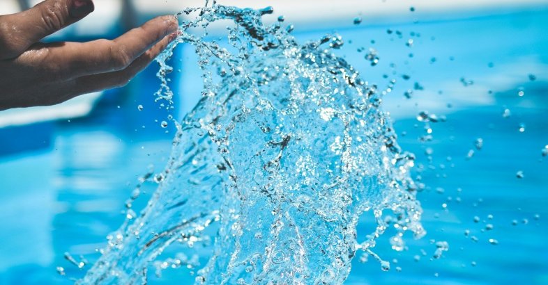 zdjęcie: Wodą z basenów myją warszawskie ulice / pixabay/2761725