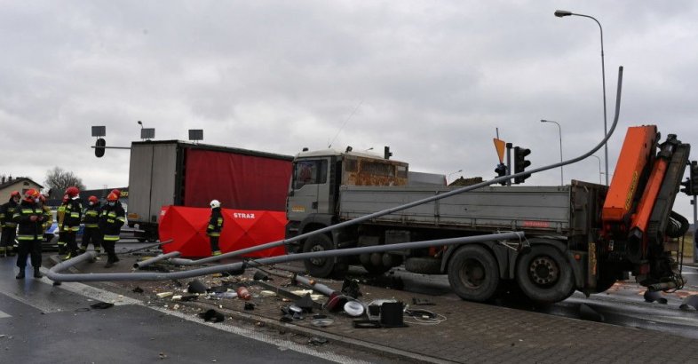zdjęcie: Śmiertelny wypadek na dk 91 w Rzgowie / fot. PAP