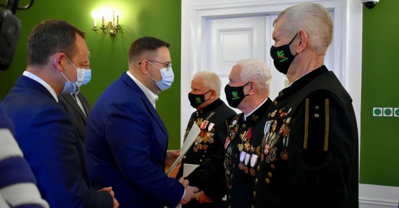 zdjęcie: Sejmik Województwa Dolnośląskiego przyznał pięciorgu wyjątkowych ludzi medale Zasłużony dla Dolnego Śląska / fot. nadesłane