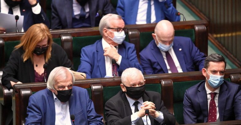 zdjęcie: Sejm odrzucił wszystkie poprawki Senatu do budżetu na 2022 r. / fot. PAP