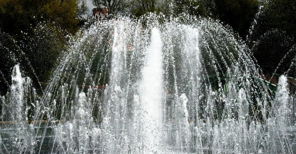 zdjęcie: Trochę więcej, ale krócej czyli fontanny w mieście / pixabay/180435