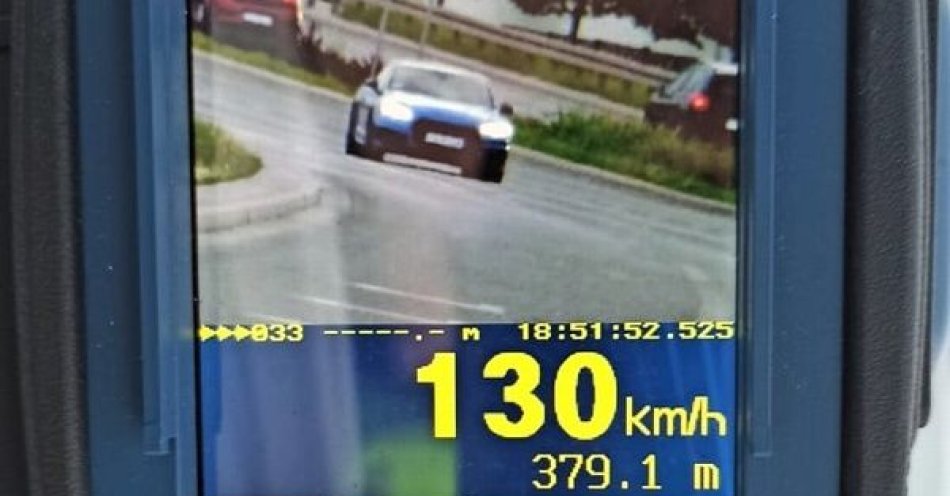 zdjęcie: 130 km/h na drodze, na której można jechać maksymalnie 70 km/h, to zdecydowanie za szybko / fot. KMP w Wrocławiu