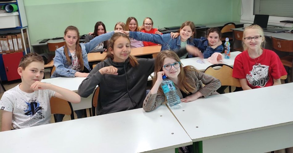 zdjęcie: W Szkole Podstawowej w Turzanach o przeciwdziałaniu mowie nienawiści / fot. KPP Inowrocław