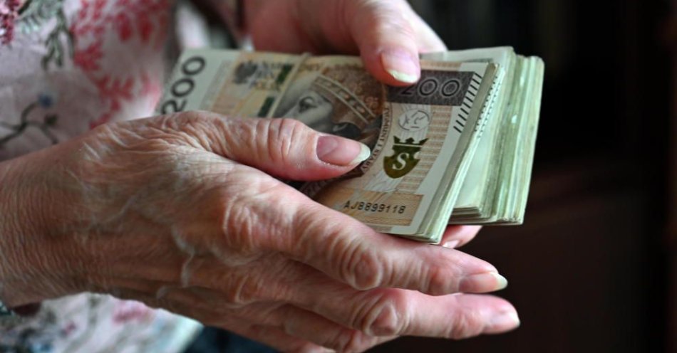 zdjęcie: Rządowy projekt ustawy o czternastej emeryturze trafił do komisji sejmowych / fot. PAP