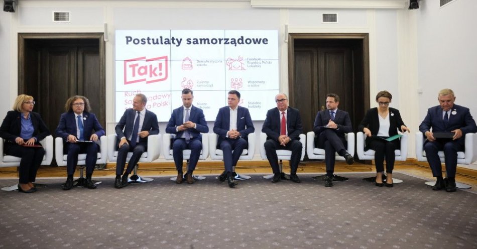 zdjęcie: PO, PSL, Lewicy i Polski 2050 podpisali deklarację samorządowców z Ruchu 
