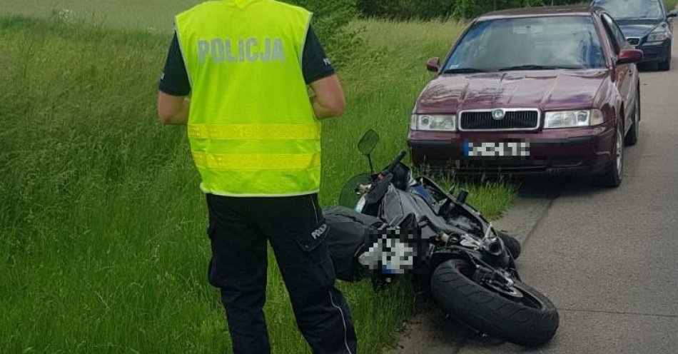 zdjęcie: Zderzenie dwóch motocykli- obie kierujące zostały ukarane mandatami karnymi / fot. KPP w Chojnicach