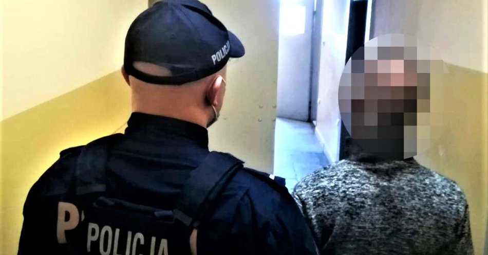 zdjęcie: Dwóch włamywaczy zatrzymanych przez policjantów z Liniewa. / fot. KPP w Kościerzynie