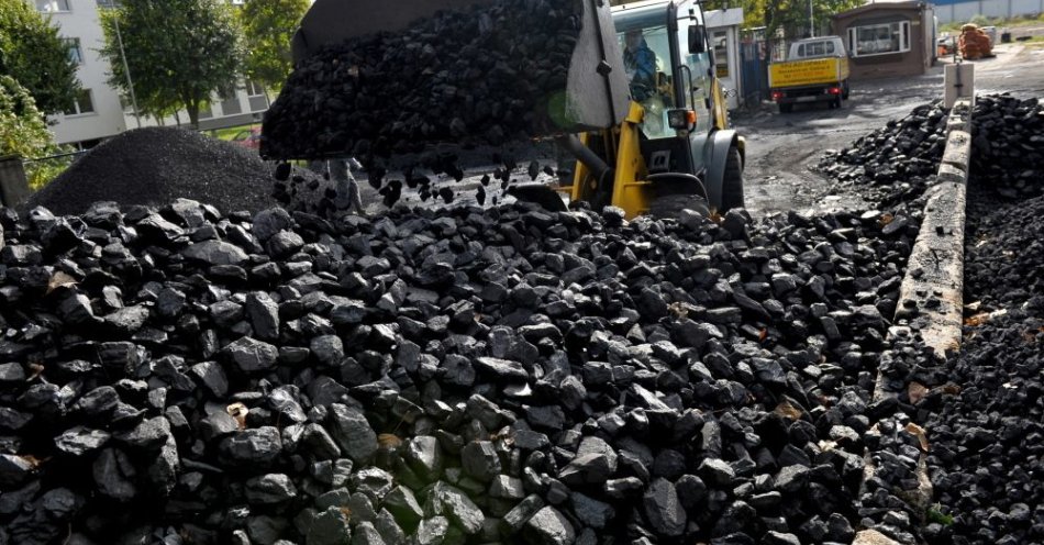 zdjęcie: Sejm uchwalił ustawę mającą chronić konsumentów przed wysokimi cenami węgla / fot. PAP