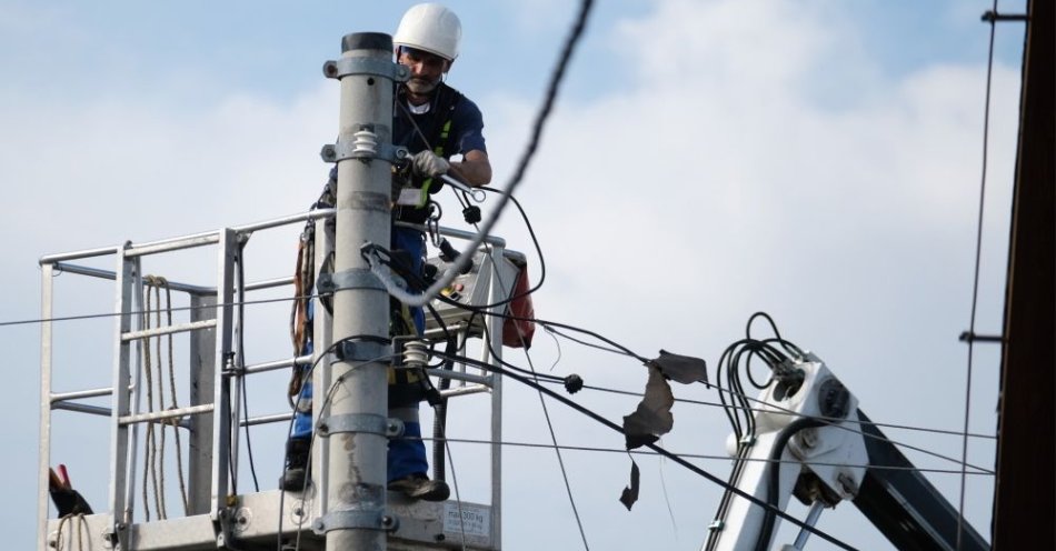 zdjęcie: Ponad 125 tys. odbiorców pozbawionych prądu w Polsce / fot. PAP