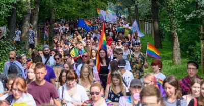Około 8 tys. osób na marszu równości w Poznaniu
