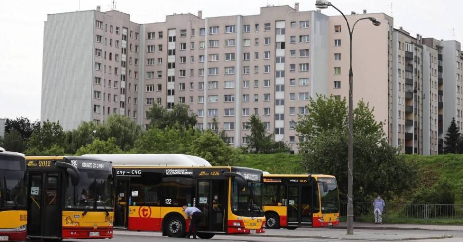 zdjęcie: Kierowcy miejskich autobusów planują strajk / fot. PAP
