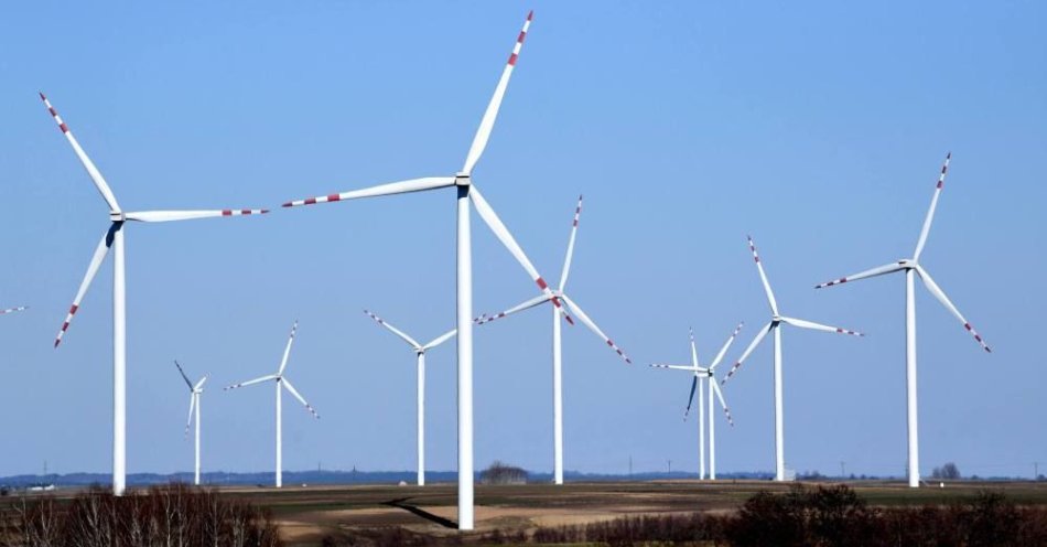 zdjęcie: Zmiana ustawy dot. elektrowni wiatrowych uwolni tereny do budowy farm wiatrowych / fot. PAP