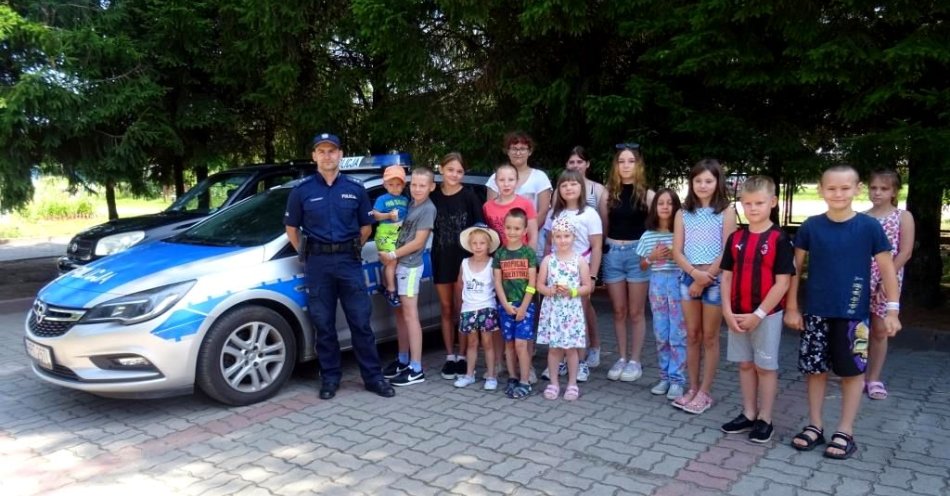 zdjęcie: Bezpieczne wakcja wspólnie z lubawskim dzielnicowym / fot. KPP w Iławie