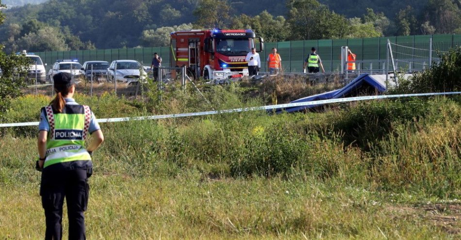 zdjęcie: W wyniku wypadku polskiego autokaru zginęło 12 osób, 32 zostały ranne / fot. PAP