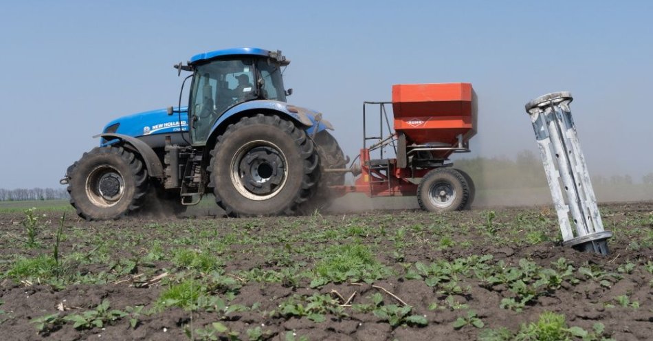 zdjęcie: Blisko 1,6 mld zł przekazano rolnikom w ramach dopłat do nawozów / fot. PAP