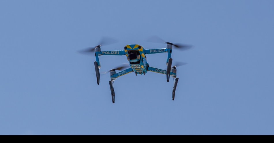 zdjęcie: Policyjny dron ponownie wzbił się w powietrze / pixabay/4510258