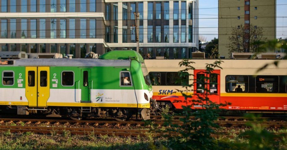 zdjęcie: W niedzielę jesienna korekta rozkładu pociągów SKM i KM / fot. PAP