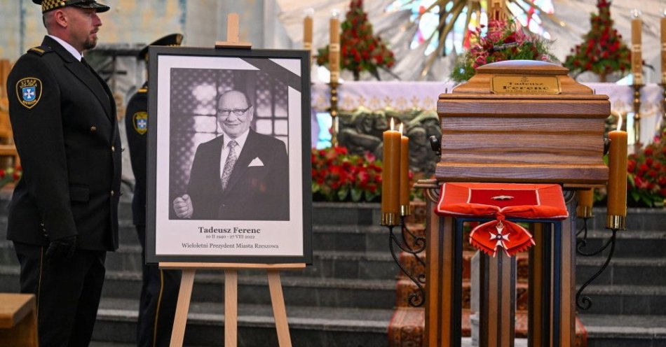 zdjęcie: Uroczystości pogrzebowe b. prezydenta miasta Tadeusza Ferenca / fot. PAP