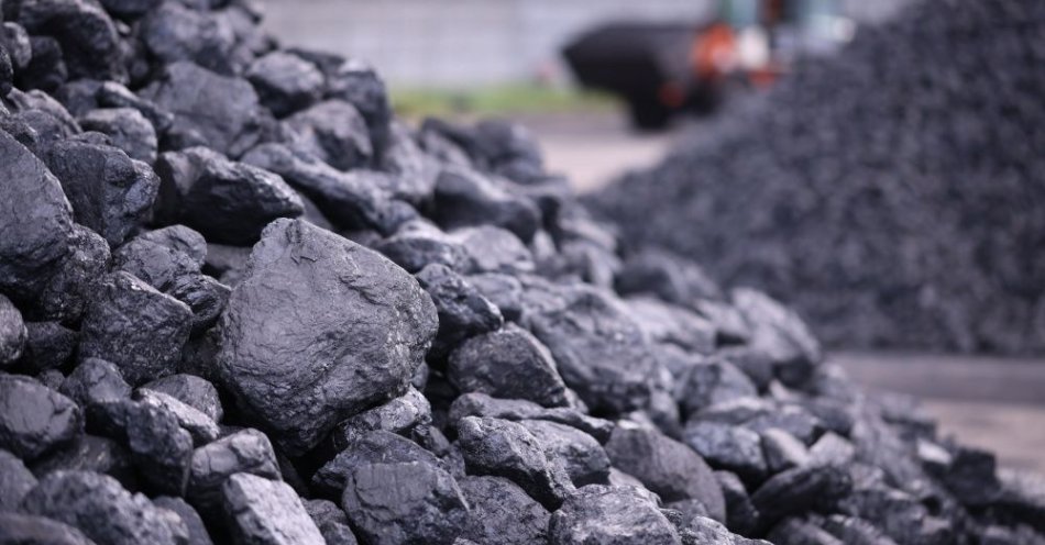 zdjęcie: Warto zamawiać węgiel z dostawą na grudzień lub na styczeń / fot. PAP