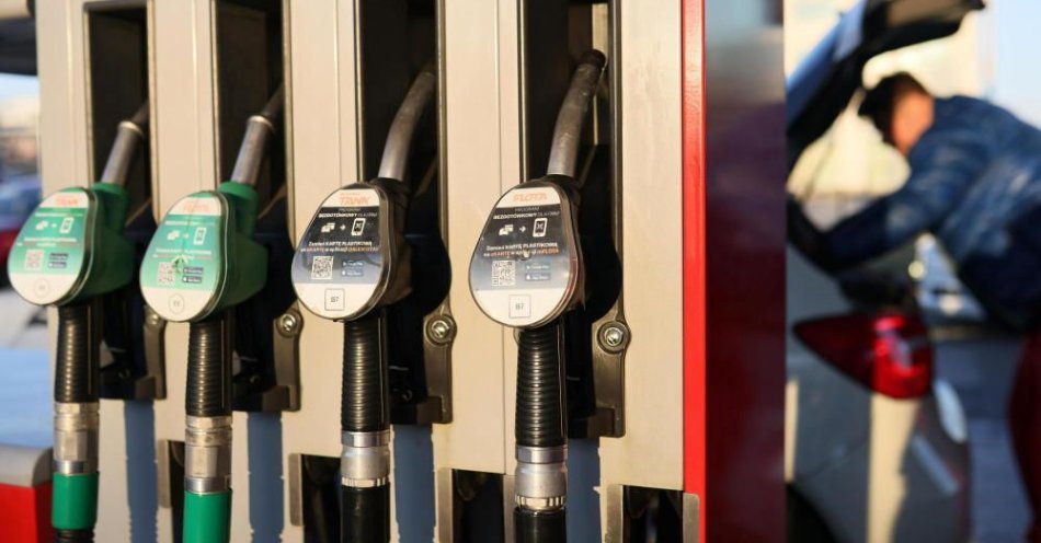 zdjęcie: W przyszłym tygodniu obniżki cen paliw na stacjach / fot. PAP