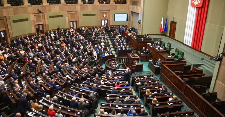 zdjęcie: Sejm w uchwale wzywa Niemcy do przyjęcia odpowiedzialności za skutki rozpętania II wojny światowej / fot. PAP