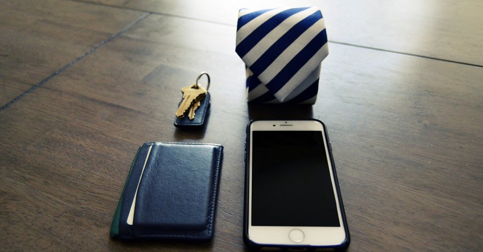 zdjęcie: Ukradł saszetkę z portfelem i telefonem, po czym sprzedał aparat. Usłyszał zarzut / pixabay/3525148