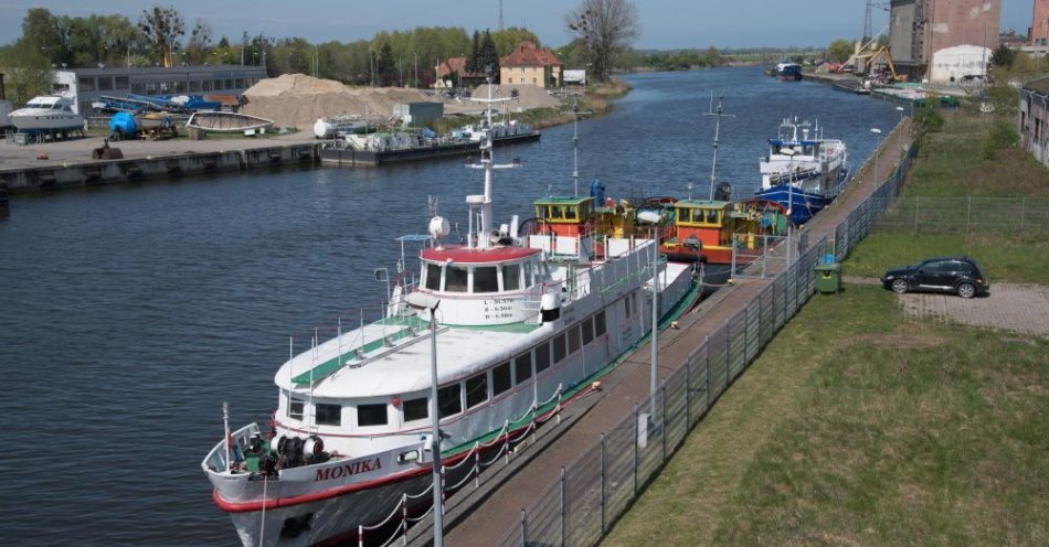 zdjęcie: Mamy w Elblągu port z nowoczesną infrastrukturą; Gróbarczyk: potrzebne dalsze inwestycje / fot. PAP