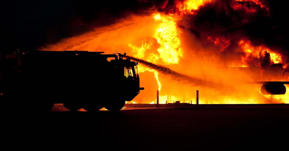 zdjęcie: Pożar butli w Woli Jedlińskiej. Dwie osoby poszkodowane / pixabay/165575