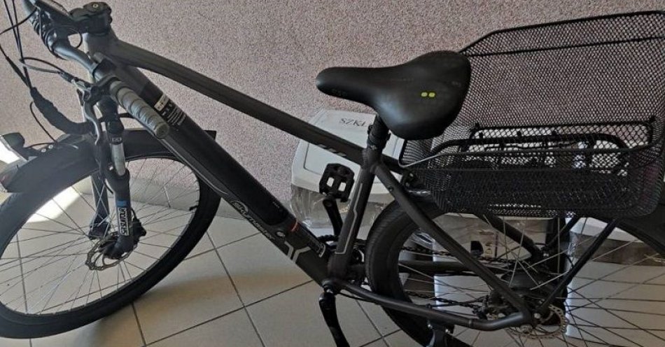 zdjęcie: 15-latek ukradł rower elektryczny i chciał nim pojechać do domu, zatrzymali go policjanci. / fot. KPP w Człuchowie