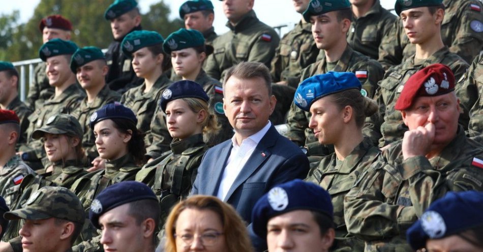 zdjęcie: Przygotowaliśmy nowelizację ustawy o weteranach, aby docenić żołnierzy, którzy narażali swoje życie za Polskę / fot. PAP