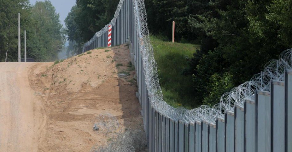 zdjęcie: 54 cudzoziemców próbowało w sobotę nielegalnie dostać się do Polski z Białorusi / fot. PAP