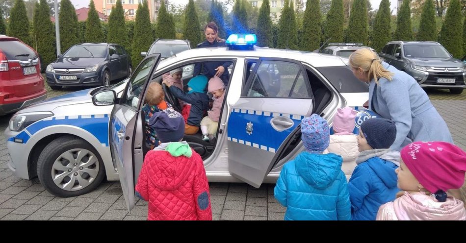 zdjęcie: Dzieci z przedszkola odwiedziły aleksandrowskich policjantów / fot. KPP Aleksandrów