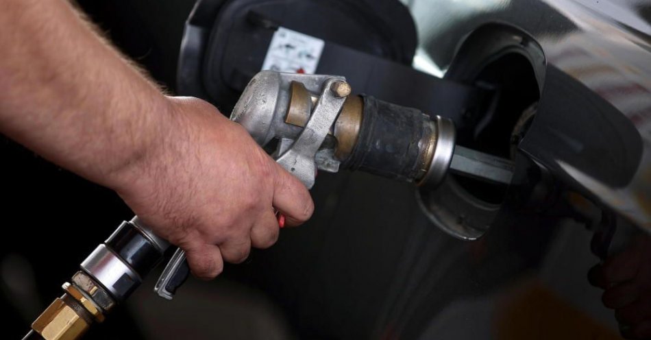 zdjęcie: Ceny diesla przekroczą 8 zł, benzyna po ok. 7 zł za litr / fot. PAP