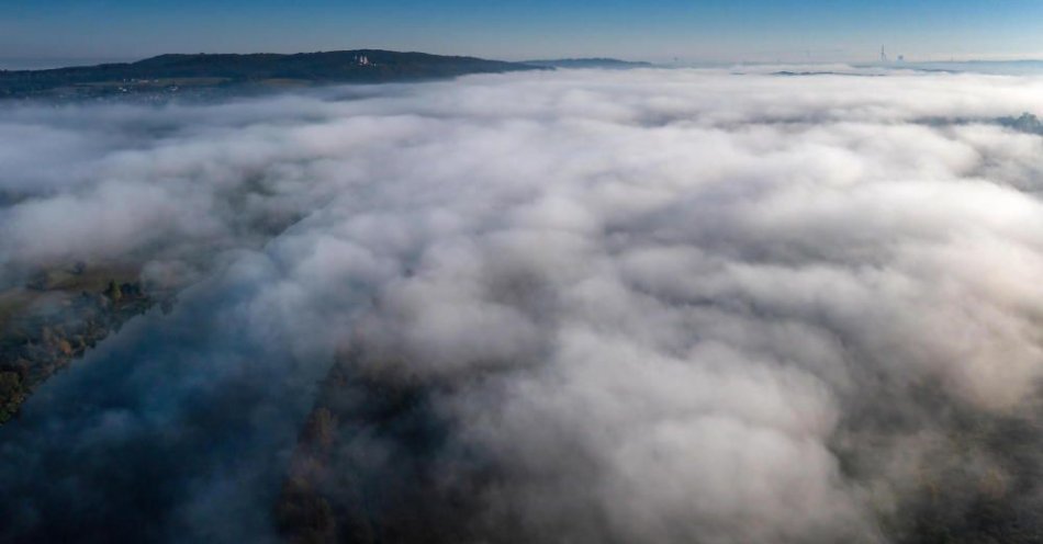 zdjęcie: IMGW ostrzega przed gęstą mgłą w ośmiu województwach / fot. PAP