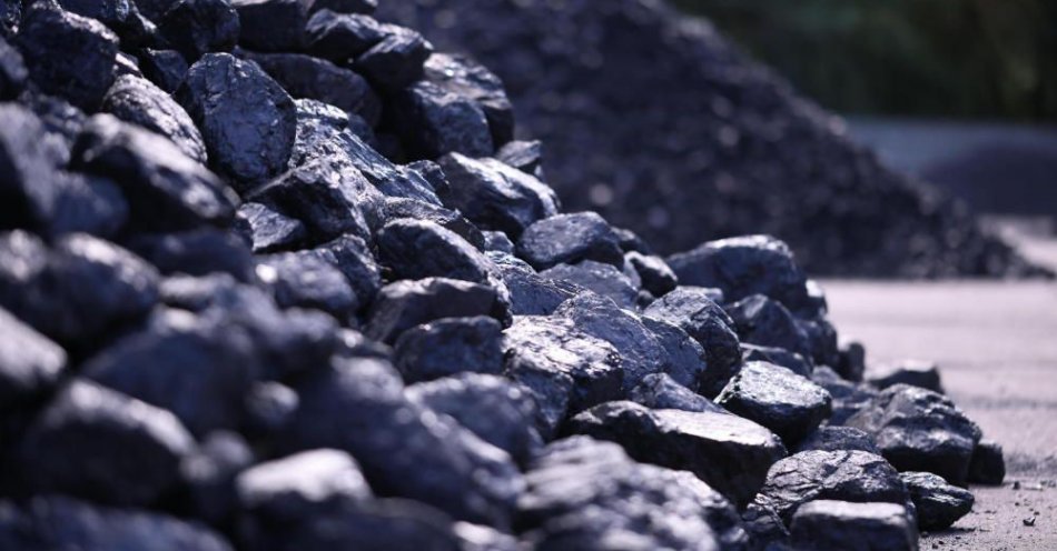 zdjęcie: UOKiK skontrolował składy węgla – przyczyną problemów utrata źródeł dostaw i wysokie ceny / fot. PAP