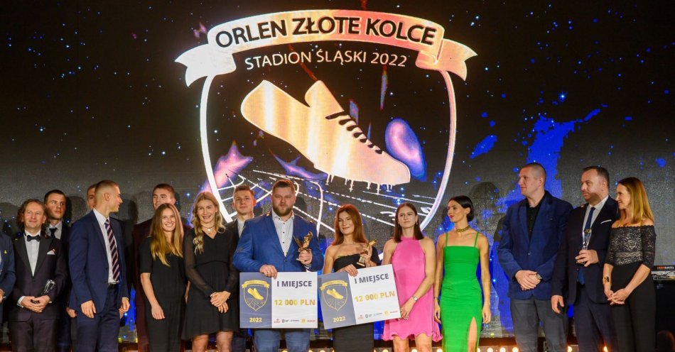 zdjęcie: Katarzyna Zdziebło i Paweł Fajdek z głównymi nagrodami na Gali Orlen Złote Kolce Stadion Śląski 2022 / fot. nadesłane