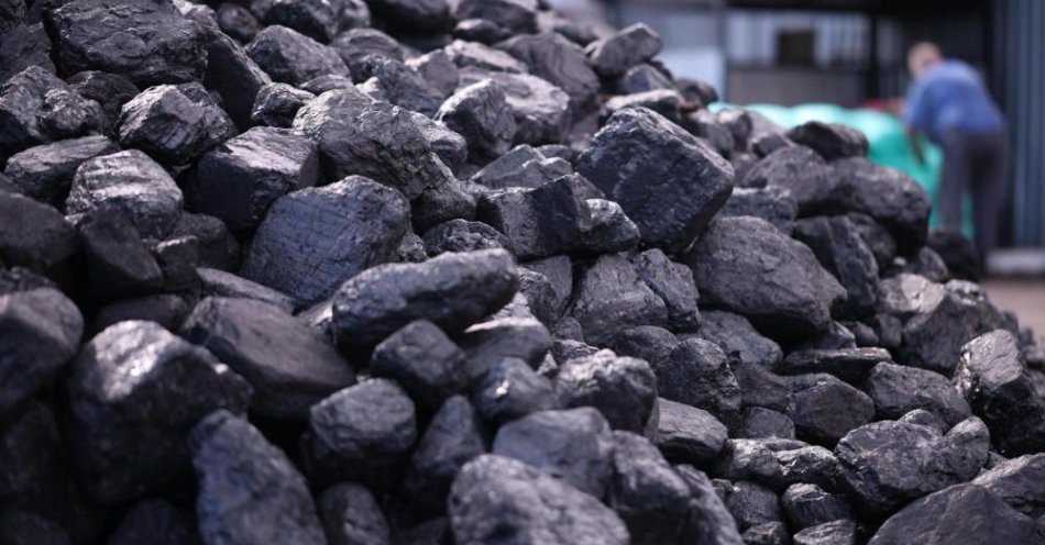 zdjęcie: Pierwsze transporty węgla jadą już do samorządów / fot. PAP