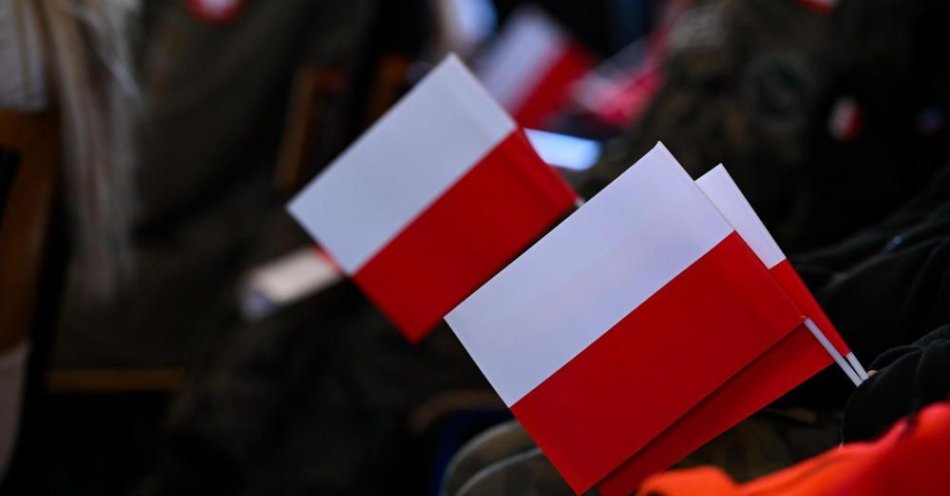 zdjęcie: W Święto Niepodległości Polacy w kraju i za granicą wspólnie odśpiewali Mazurka Dąbrowskiego / fot. PAP