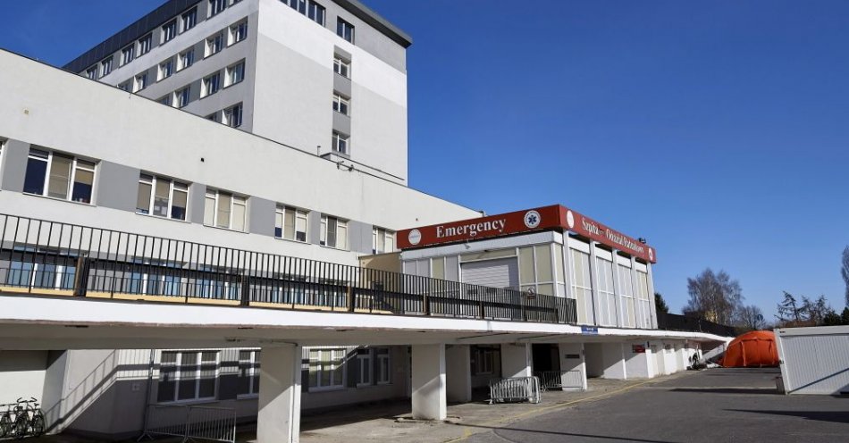 zdjęcie: Lekarze z Gdańska usunęli pacjentce guza jajnika przez narządy rozrodcze / fot. PAP