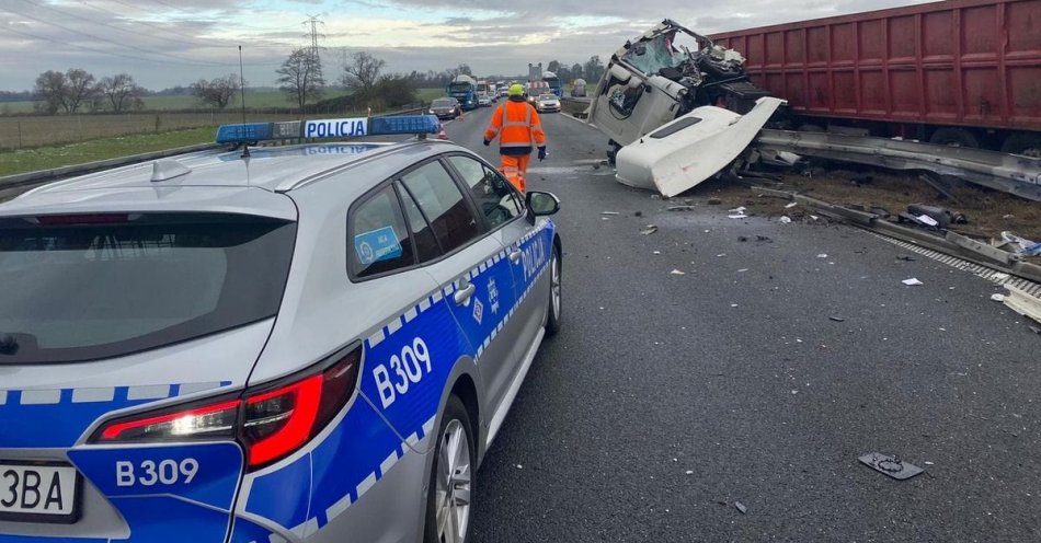 zdjęcie: Uwaga wypadek – utrudnienia na 189 km autostrady A4 kierunek Wrocław. / fot. KPP w Strzelinie