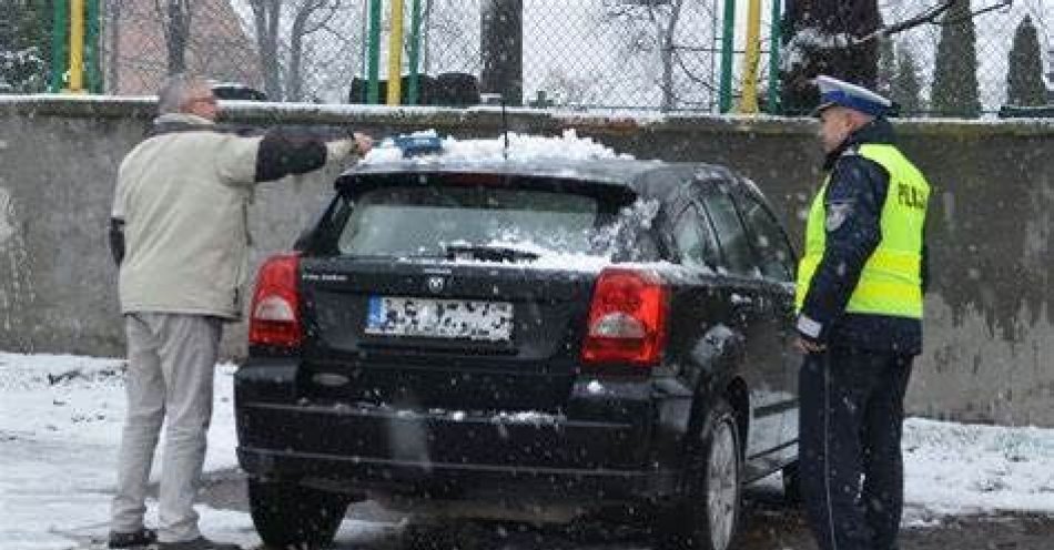 zdjęcie: Żeby zima nie zaskoczyła - przygotuj wcześniej swoje auto / fot. KMP w Legnicy