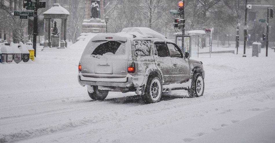 zdjęcie: Spadł pierwszy śnieg - przygotuj swój pojazd do zimy! / pixabay/1192790