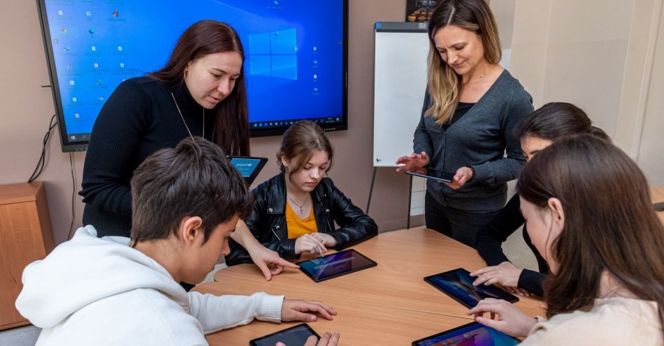 zdjęcie: Sprzęt komputerowy dla ukraińskich uczniów trafił do wrocławskich szkół / fot. nadesłane