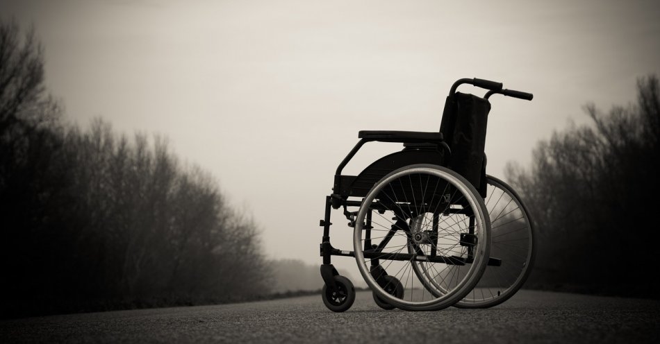 zdjęcie: Odpowiedzą za kradzież wózka inwalidzkiego i włamania / pixabay/567809