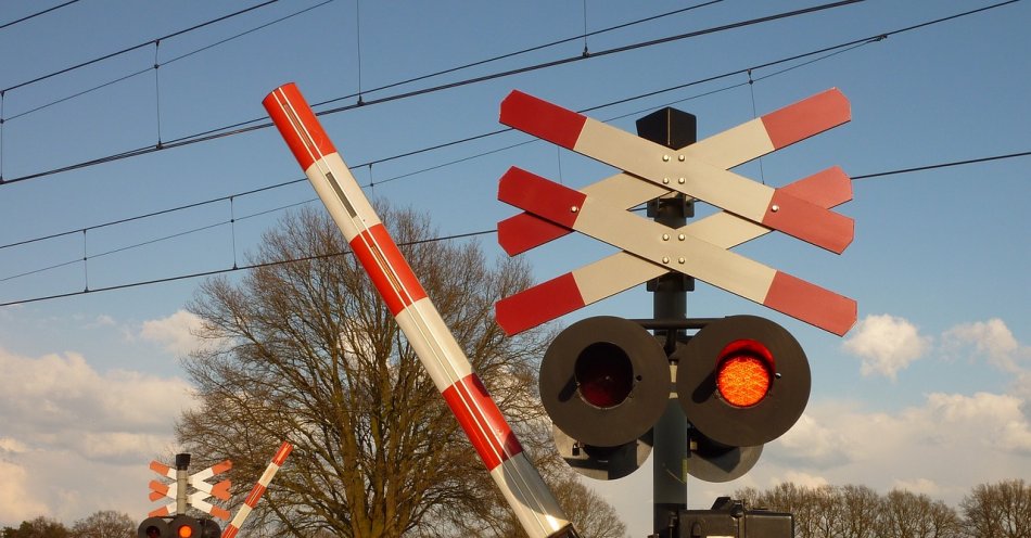 zdjęcie: O krok od tragedii na przejeździe kolejowym / pixabay/1039283