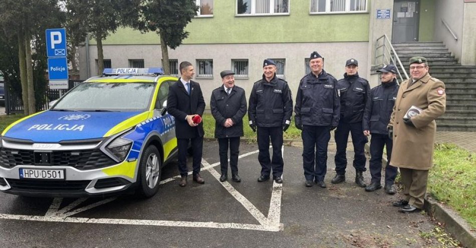 zdjęcie: Nowy radiowóz dla policjantów obsługujących Witkowo i Niechanowo / fot. KPP Gniezno